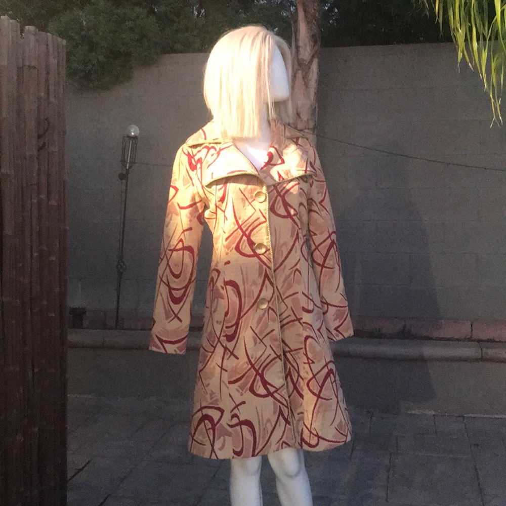 Mid length fitted retro coat woman’s coat  size S.
